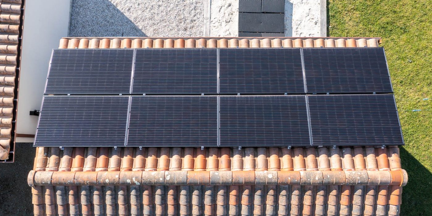 Maison individuelle à Machecoul avec pose de 8 panneaux solaire en surimposé sur tuiles Romane Canal