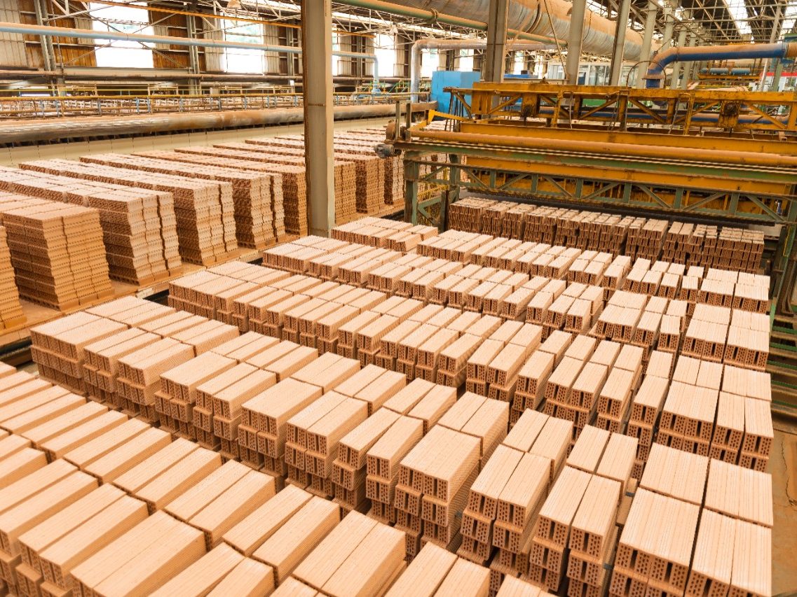 Usine produisant des briques de construction Porotherm sur le site d'Achenheim.