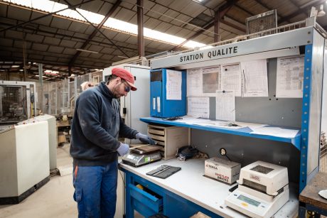 Contrôle qualité sur le site de Pontigny