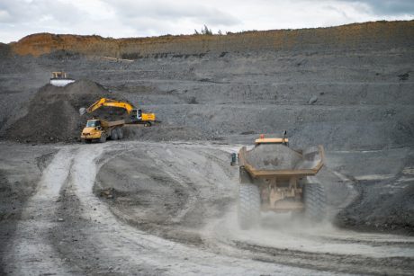 Extraction et préparation de la terre à Lantenne-Vertière(25)