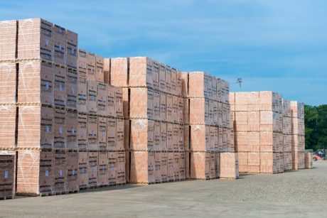 Emballage, transport et logistique des briques Porotherm sur le site d'Achenheim.