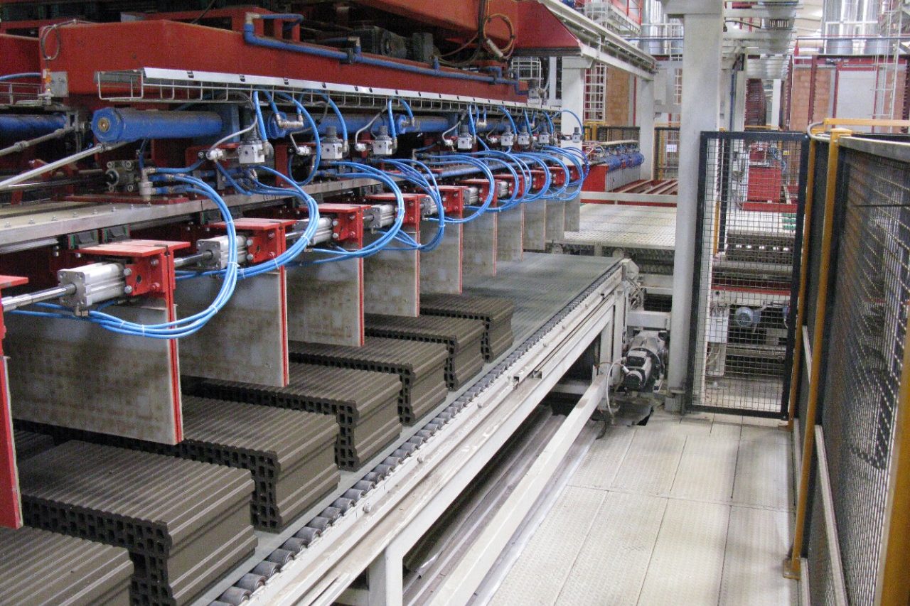 Production de briques sur le site de Durtal.