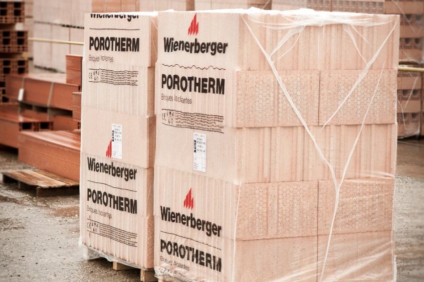Emballage, transport et logistique des briques Porotherm sur le site d'Achenheim.