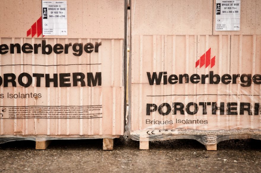 Emballage, transport et logistique des briques Porotherm sur le site d'Achenheim.