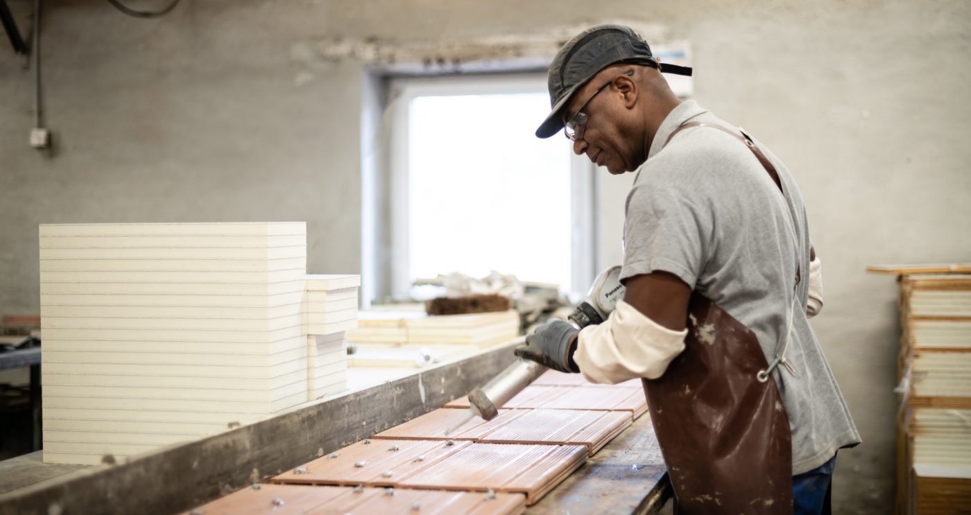 Production des tuiles Koramic sur le site de Pontigny