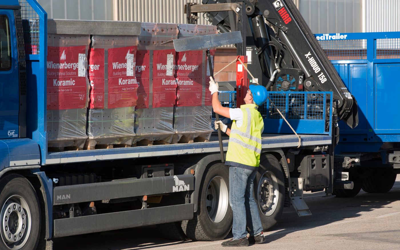 Transport et stockage de produits sur le site de Lantenne.
