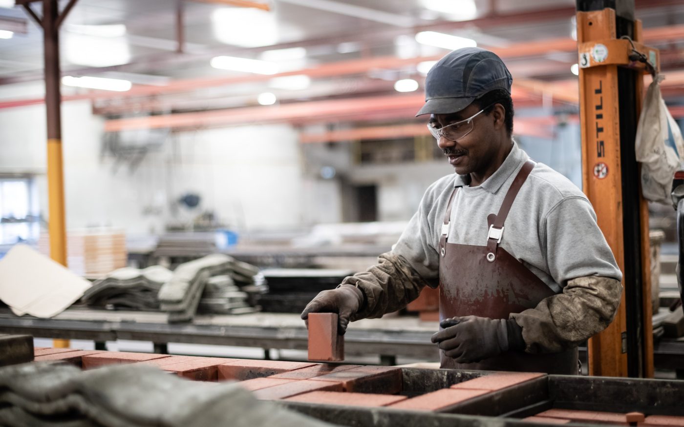 Production des tuiles Koramic sur le site de Pontigny