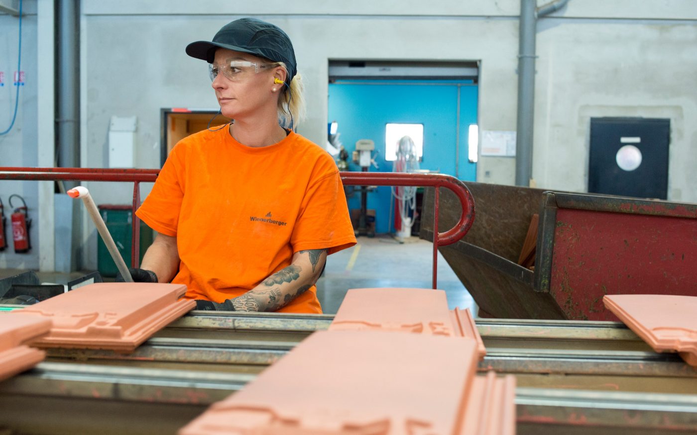 Production des tuiles Koramic sur le site de Lantenne