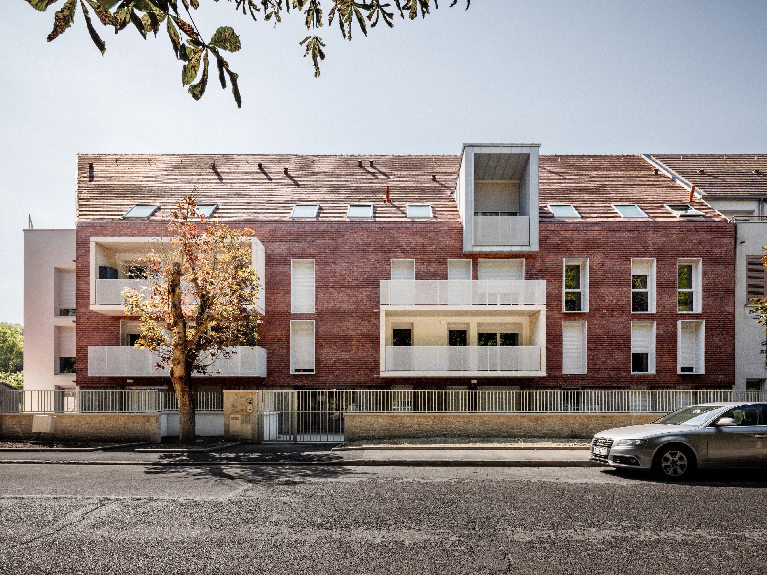 Maison individuelle à Villeneuve Saint Germain, produit: tuile Koramic Saint-Vincent