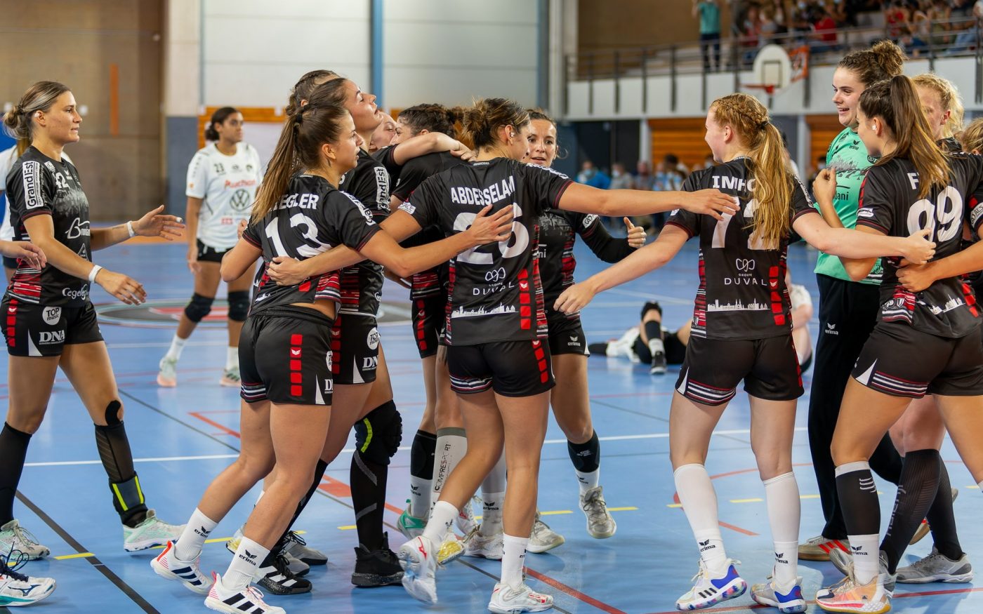 L'équipe d'Achenheim-Truchtersheim Handball équipe féminine division 2