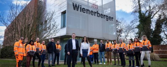 Constance Schaerer avec les équipes de Wienerberger France
