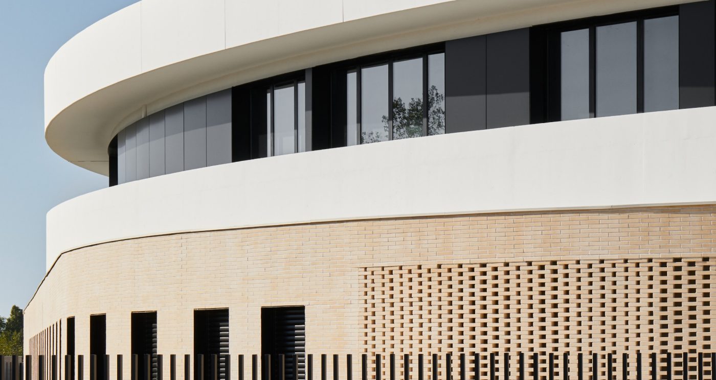 Collège Guilhermy de Toulouse avec plaquette Terreal ton pierre sablé