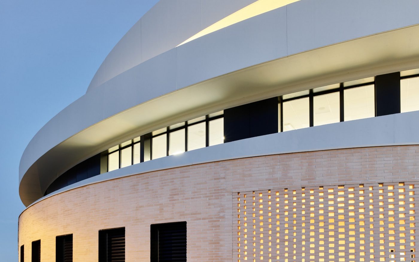 Collège Guilhermy de Toulouse avec plaquette Terreal ton pierre sablé