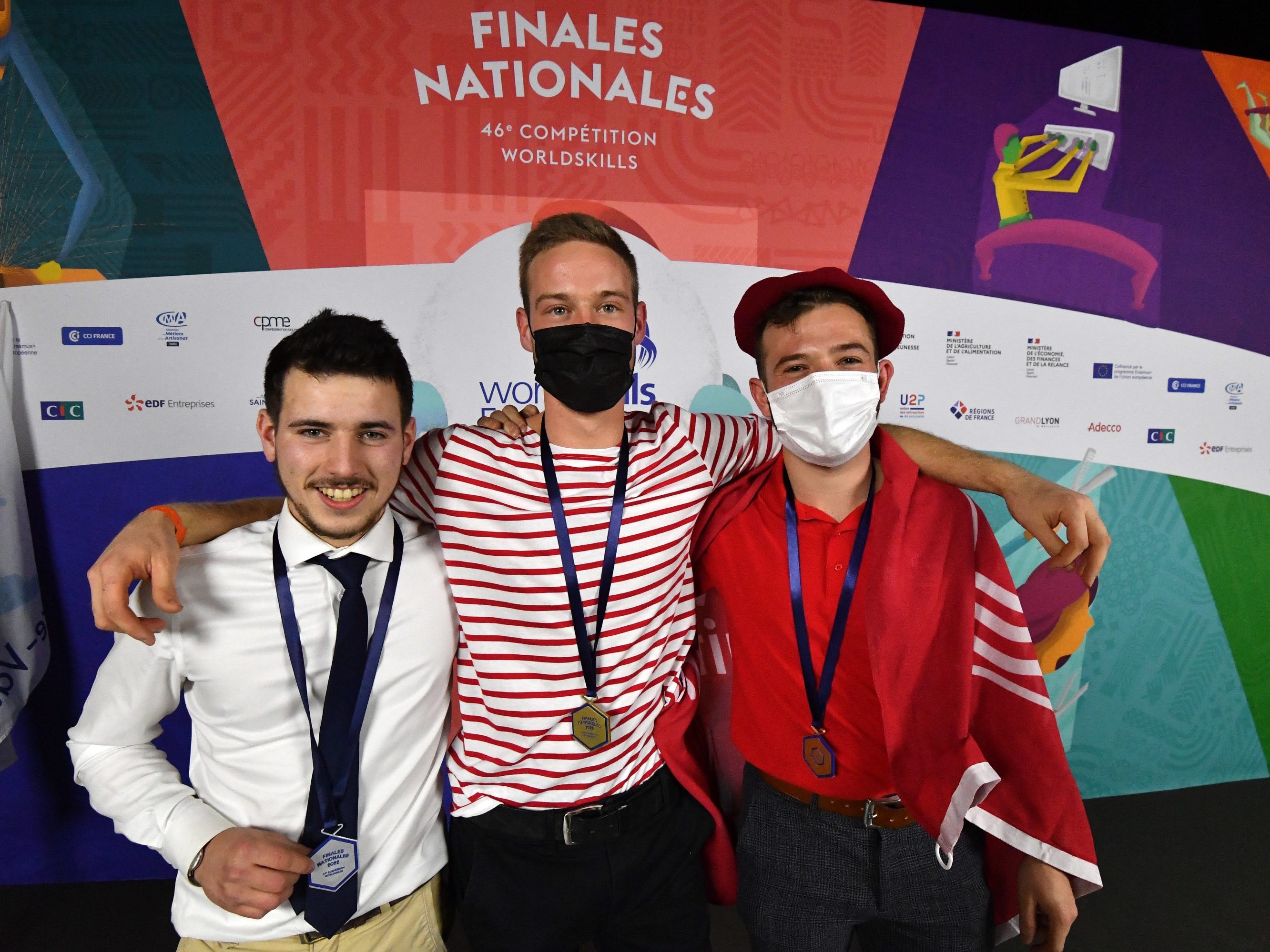 Finales nationales des WorldSkills 2022 à Lyon Gagnants Ceremonie de cloture Valentin COUTANT Argent Thomas DEGRENDELE Or Guillaume DUBOURG bronze