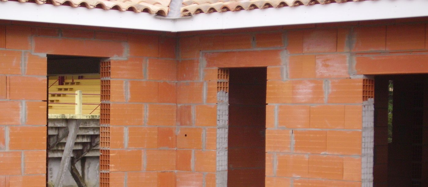 Maison individuelle à Toulouse réalisée avec des briques traditionnelles et des maxi linteau
