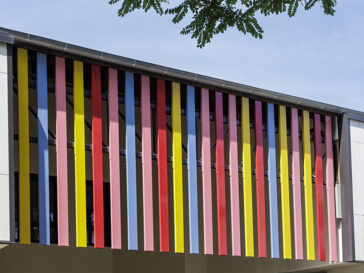 Collège Guilhermy de Toulouse avec plaquette Terreal ton pierre sablé