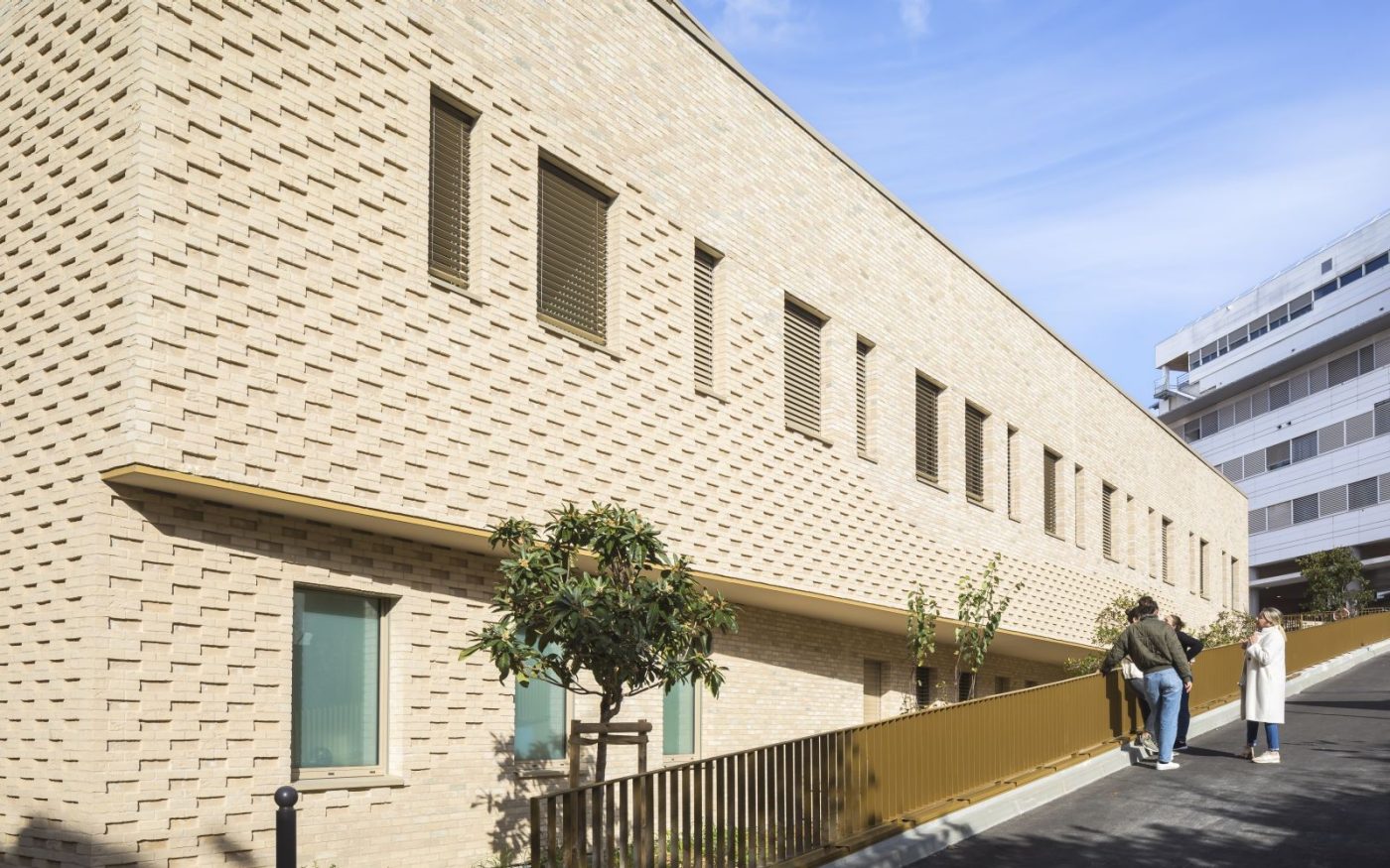Logement collectif à Epinay avec la collection Terre Teinte Rouge