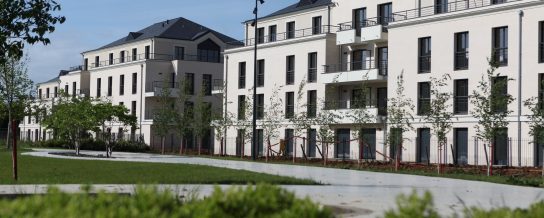 Logements collectifs sur 3 étages. Résidence Les Allées Royales. 37 540 St Cyr Sur Loire. Porotherm CITIbric
