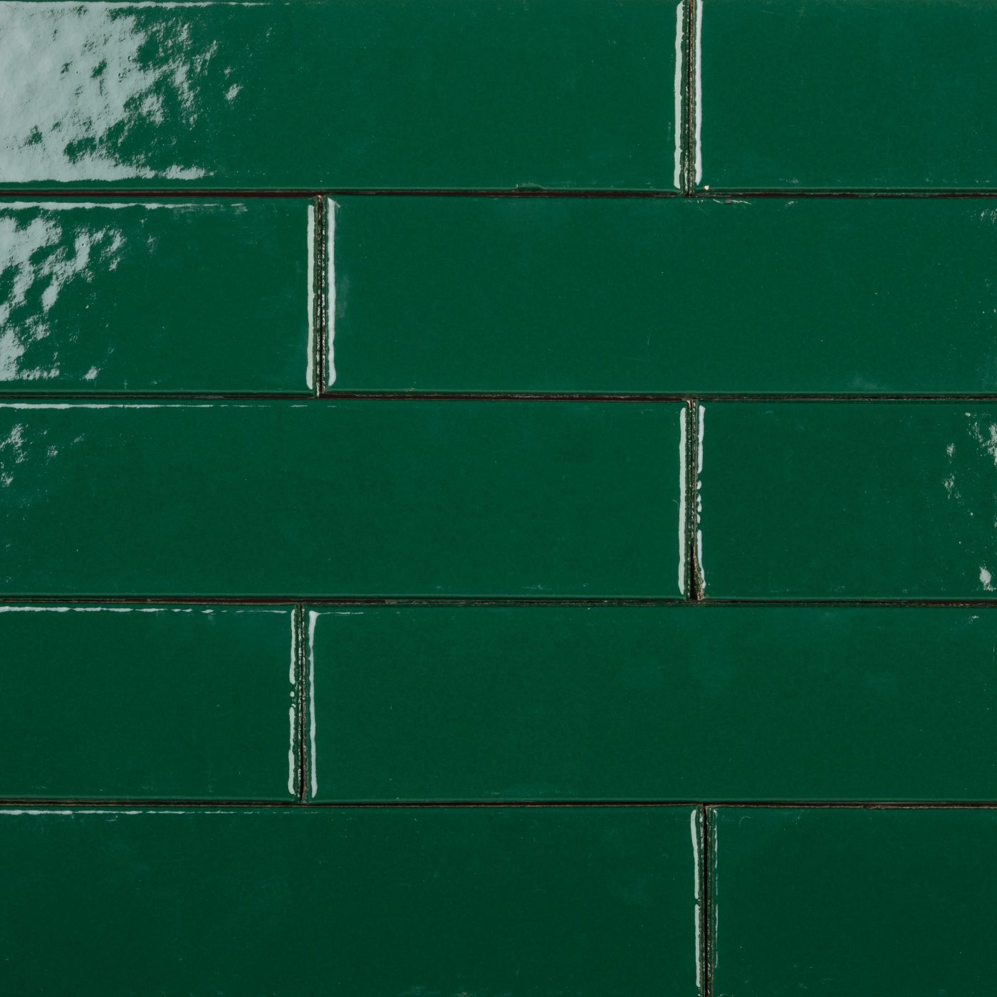 Plaquettes émaillées collées épiderme lisse vert