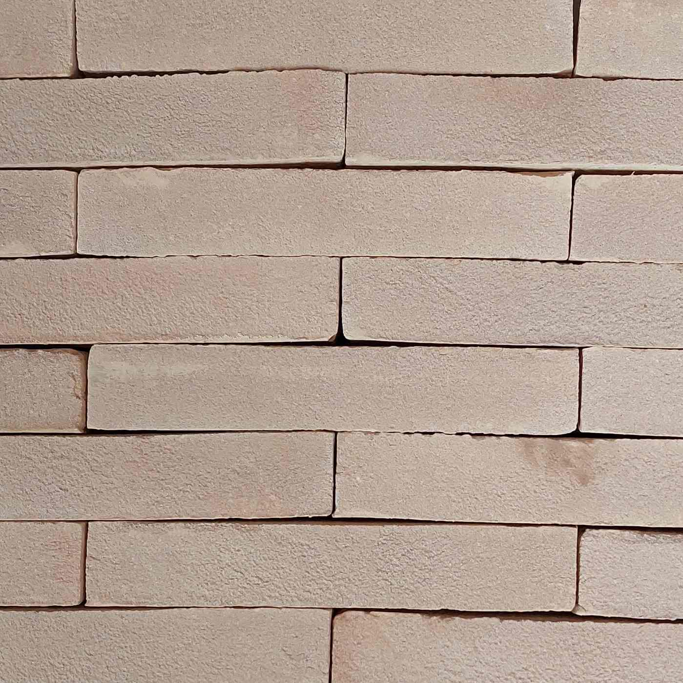 Briques de façade collection Occitania moulées main couleur champagne